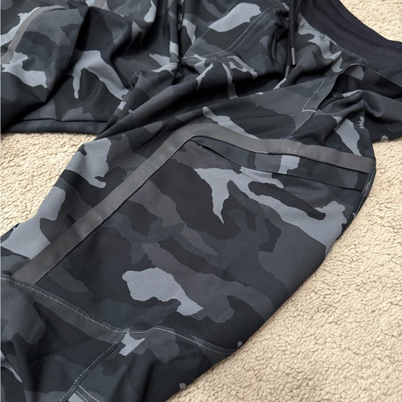Under Armour Black Camo Joggers - Picture 6 of 8